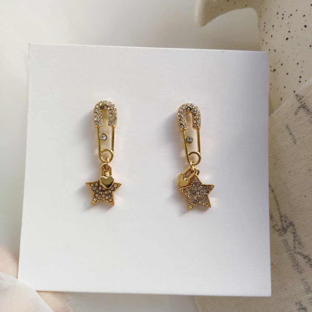 💙Safety Pin Stars Heart Earrings - Picture 6 of 7